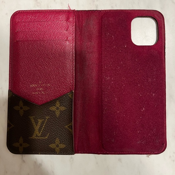 iPhone 11 Louis Vuitton phone case - Picture 9 of 9